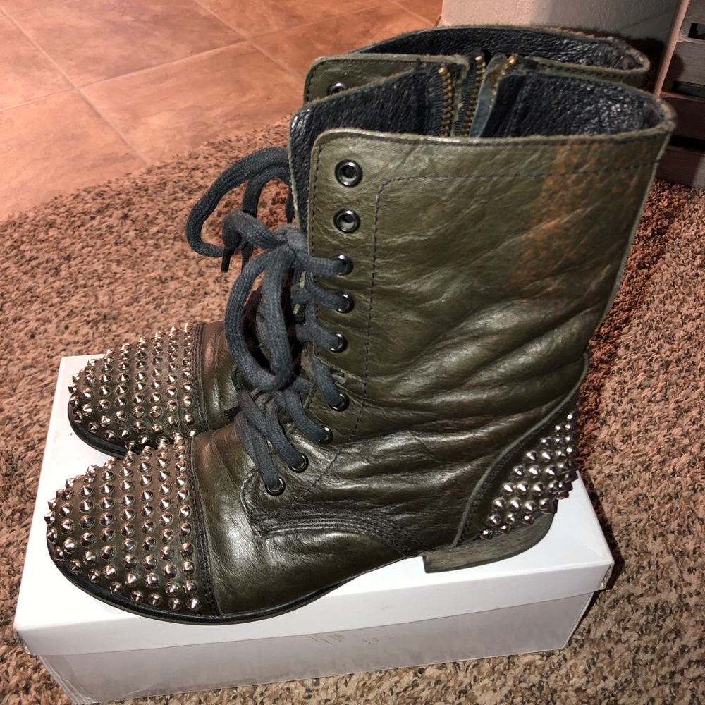 Steve Madden boots